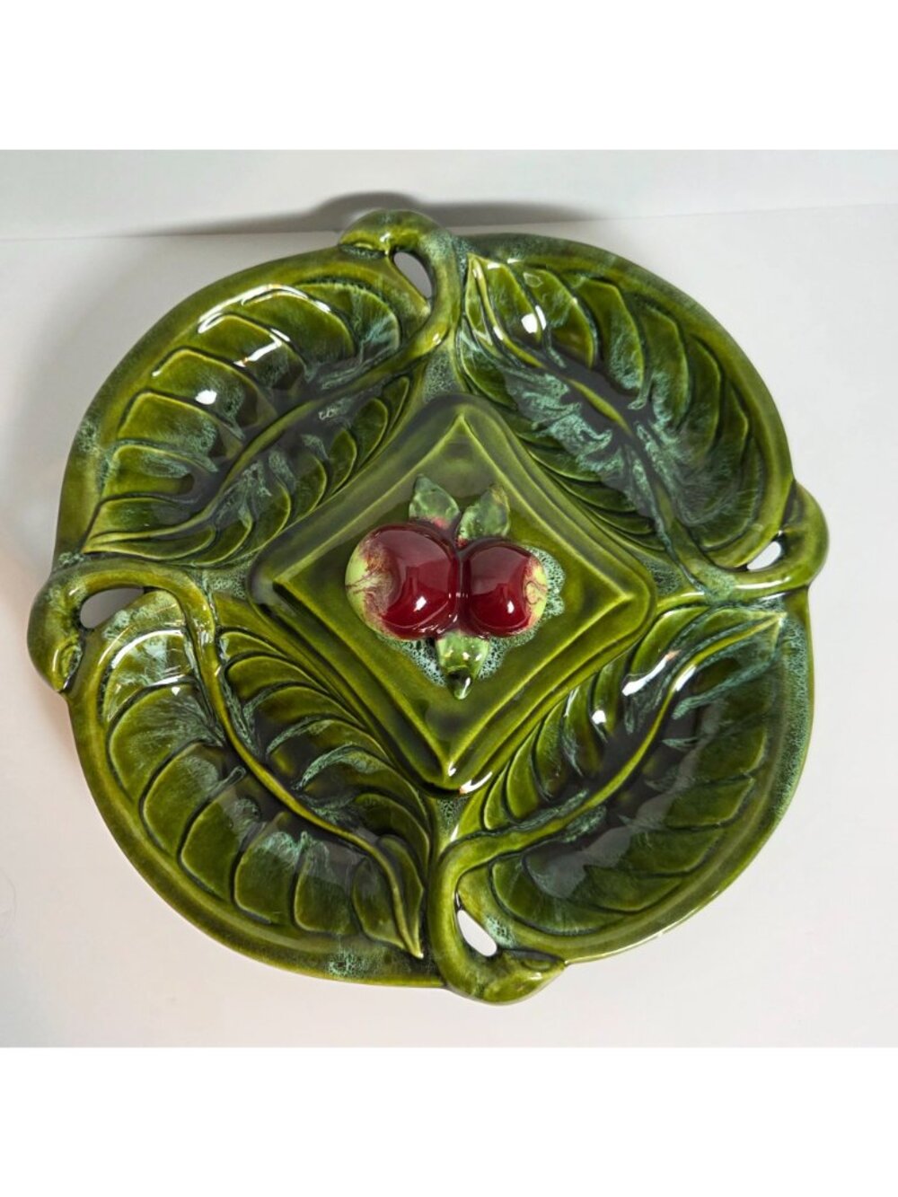 Wade California 722 Relish Tray with Red Apple Removeable Lid Green Dip Glaze - Picture 2 of 12